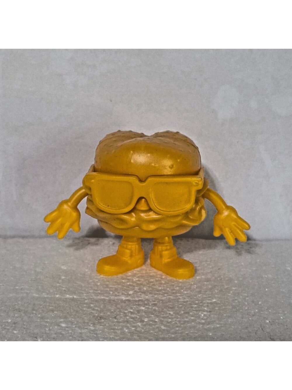 Arby's Squad Kids Meal Toy Gold Sandwich Chase‎ Rare Posable Arms Sunglasses 2"